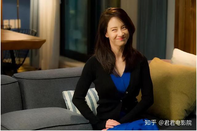 韩版里小三的扮演者李艾儿还是演的不错的,很有气质,完美展示了什么是