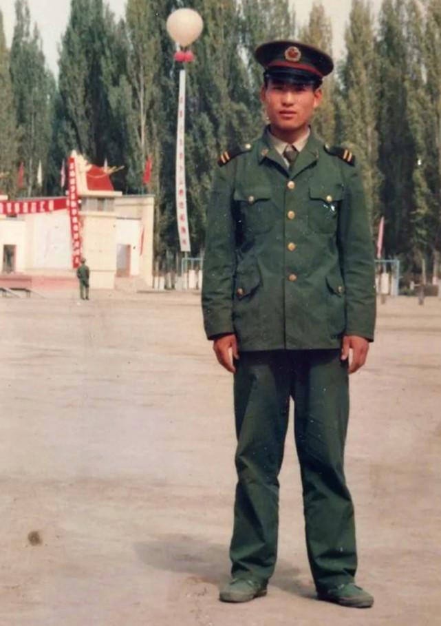 1993年战士张洪峰为保护战友失去左手与右眼后来结局怎样