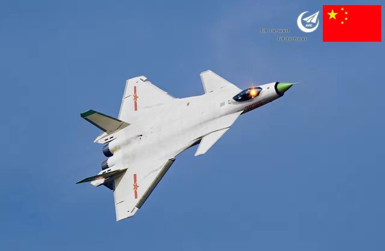 如何看待歼20最新的割裂迷彩涂装?