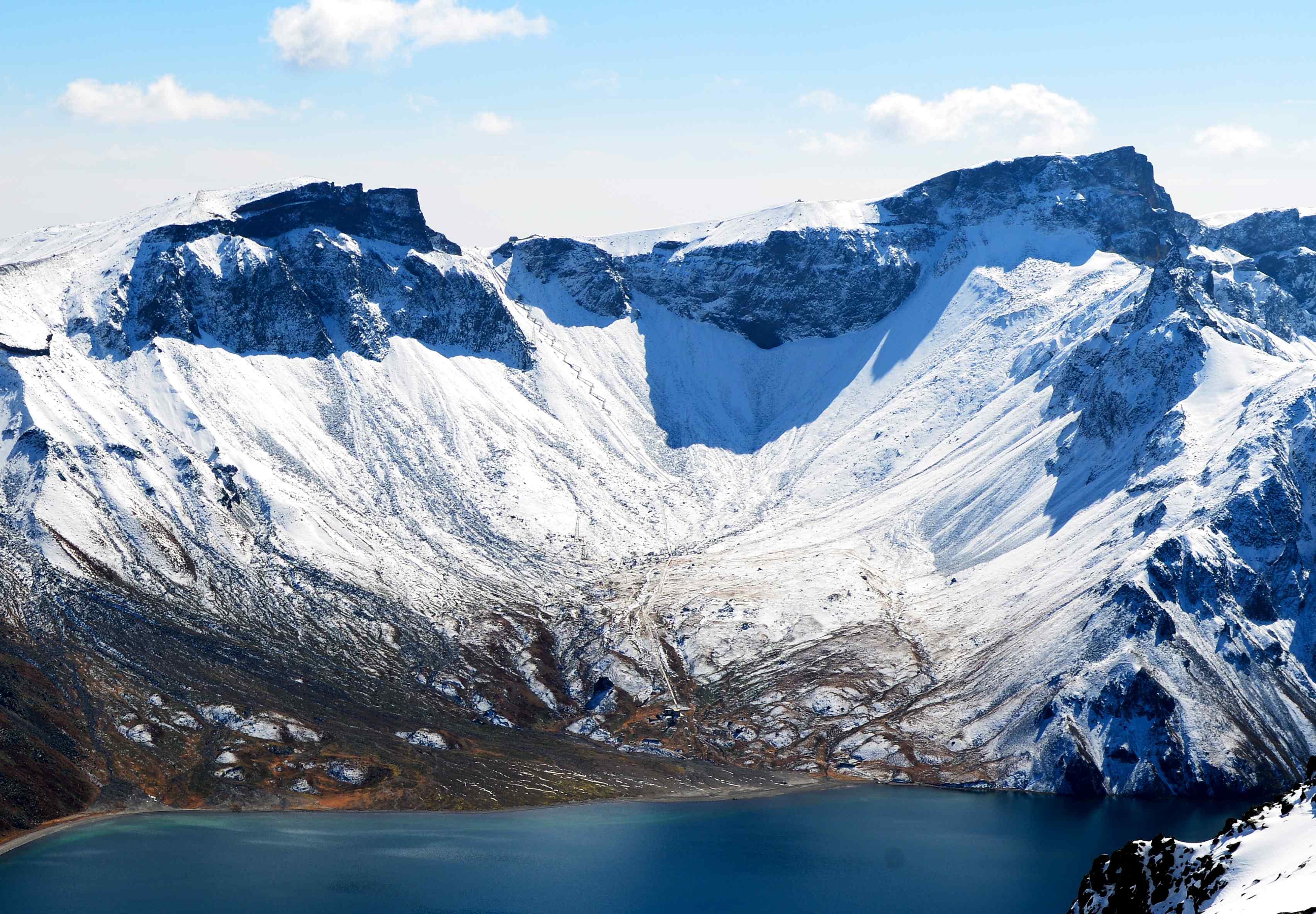"巍巍兴安岭,积翠大森林".