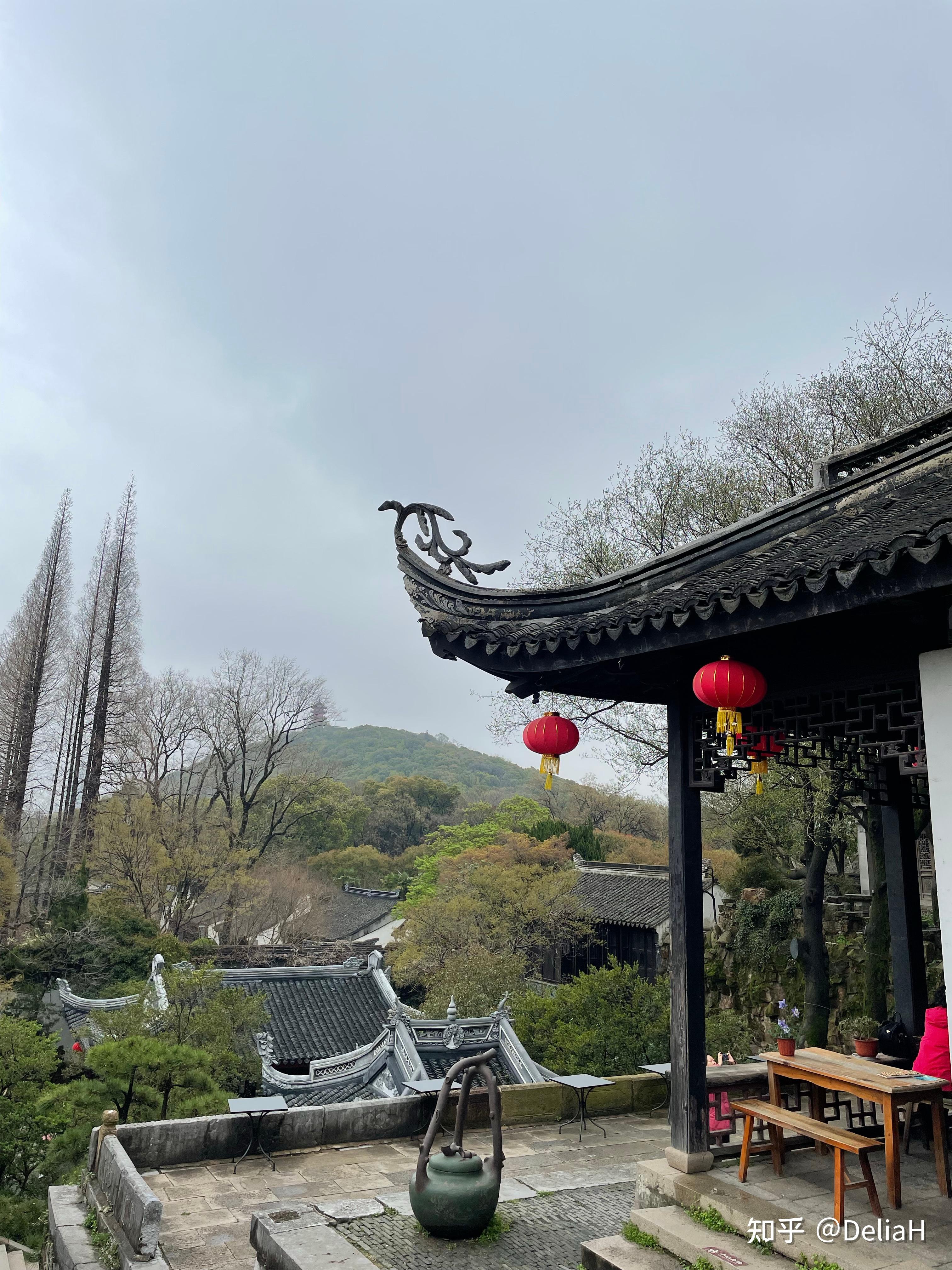 天下第二泉在这里因二泉映月被大家熟悉的瞎子阿炳墓在对面锡山