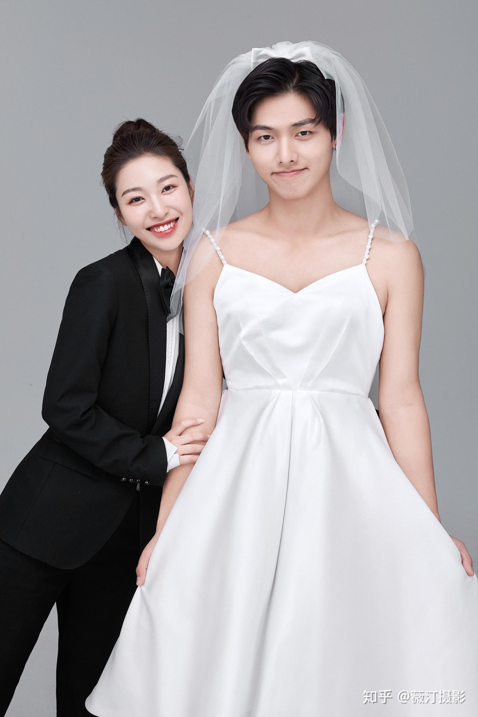 反串婚纱照新娘看到成片笑到飚高音