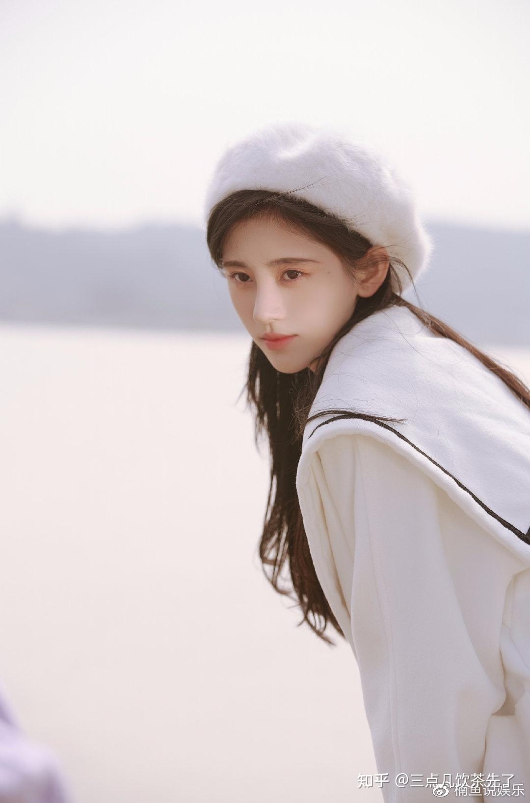 段寻找记忆的旅途中,与男主角发生了一系列神奇,科幻又充满悬疑的故事