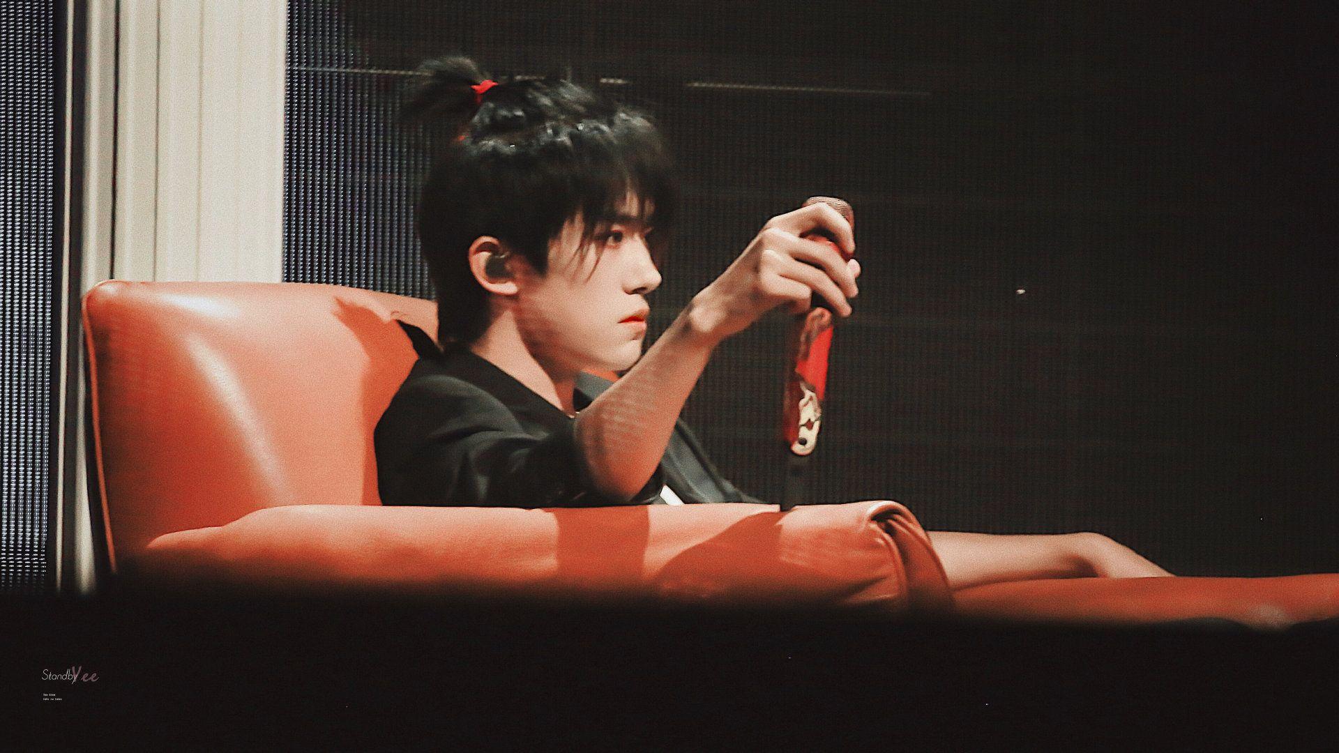 易烊千玺演唱会2019直播在哪看 v2-e82e376ec78ff339dc214018e64a0657_r.jpg