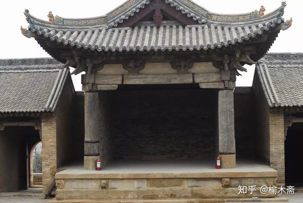 了广大百姓的喜爱,那时候演戏唱曲都是以"勾栏瓦舍"的形式进行表演,大