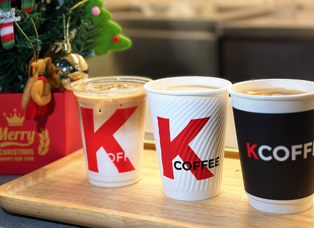 事情的起因是12月25日,肯德基kcoffee的部分门店上新了一款0糖生椰