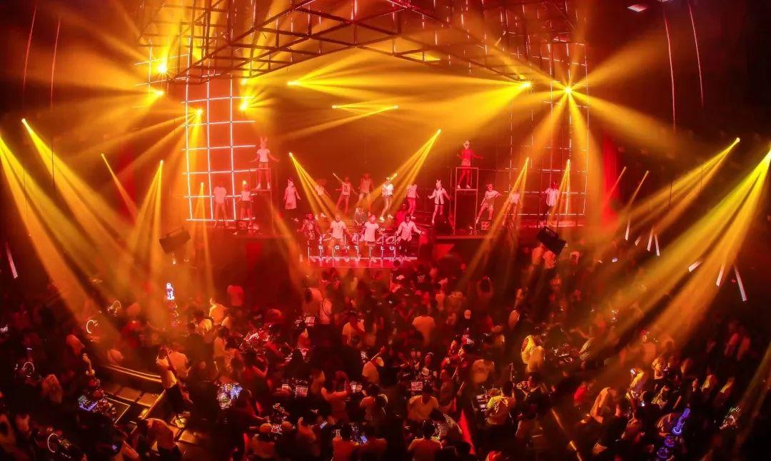 夜场蹦迪男女实录. - 知乎