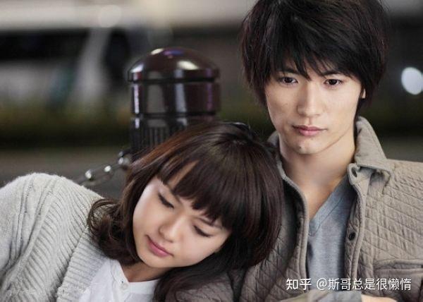 2016年,主演都市爱情片《小菜一碟》,并凭该片获得日本电影专业大奖