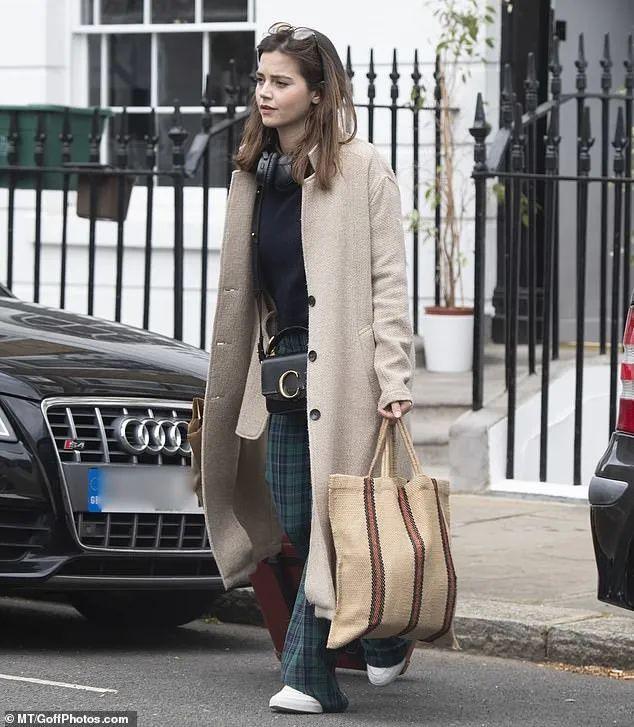 身高157还有点小肌肉的科尔曼冬季搭配可爱又好看