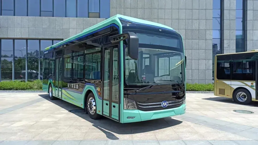 创新定义未来帅铃国六智能离合轻卡安凯e9纯电动客车荣获创新产品奖