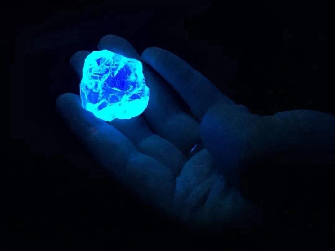 买钻石必学之钻石的荧光