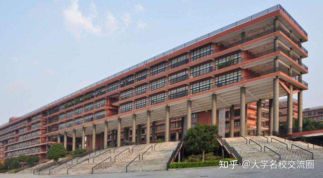 是我国南方唯一的美术类高等院校,有大学城校区,昌岗校区,佛山校区