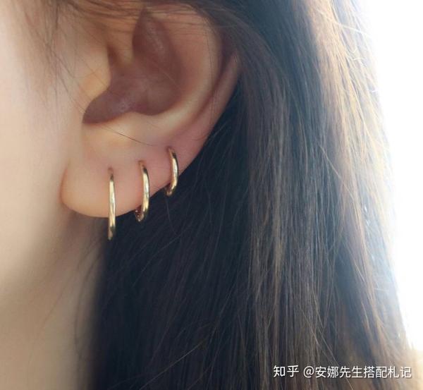 打一排耳洞(超过3个)的女生都是打在了哪里呢?有什么好的耳饰搭配吗?
