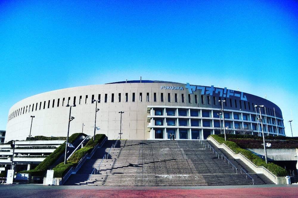 福冈巨蛋福冈圆顶球场(福冈巨蛋)不仅是福冈职业棒球队的根据地,还是