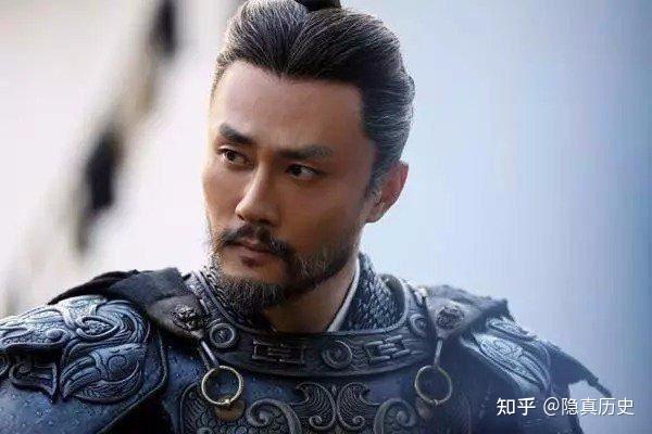 王剪和儿子王贲功勋卓著,帮助秦王统一六国后远离权力,选择隐居