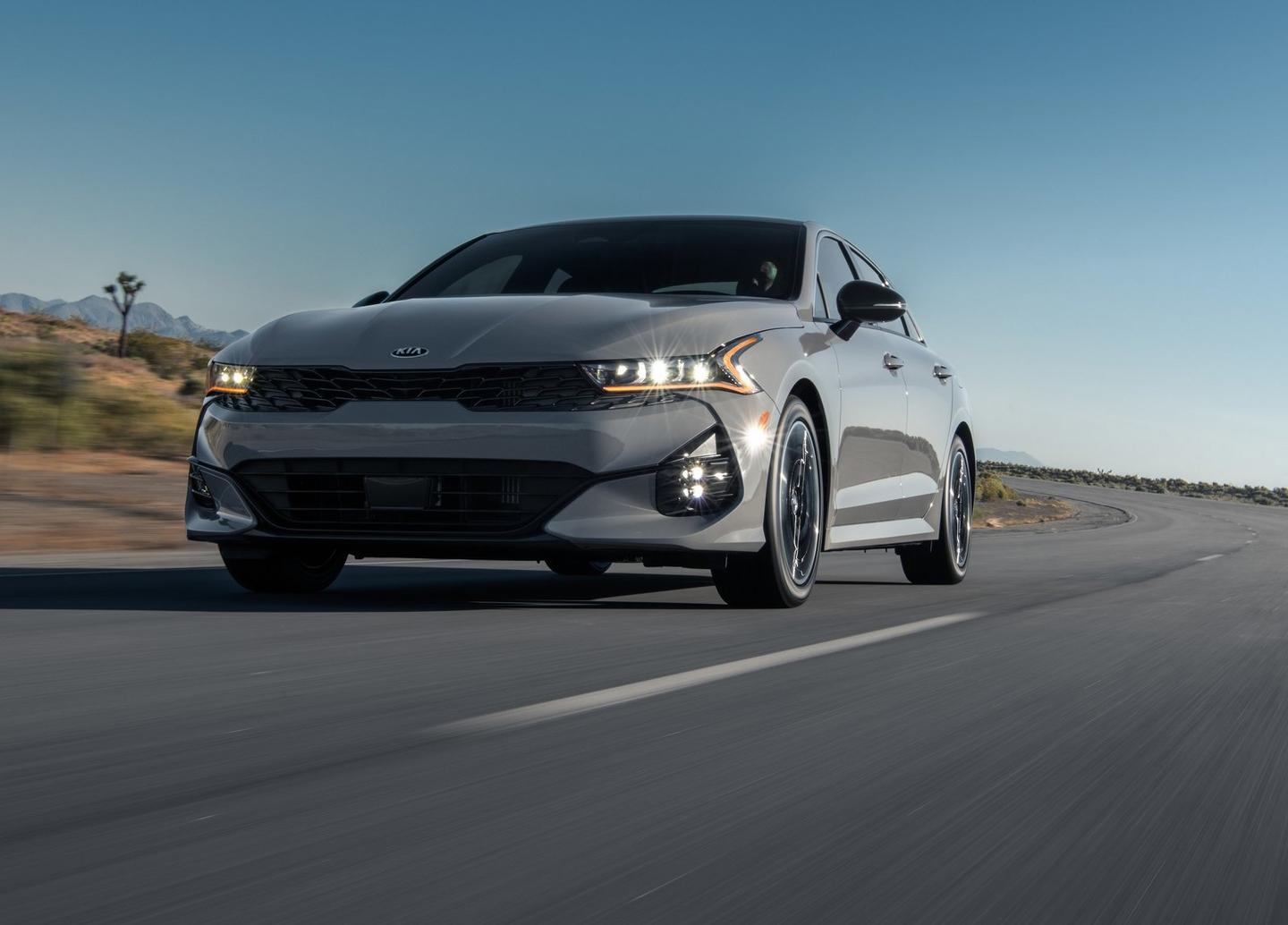 海外编译试驾起亚k5凯酷对不起阿特兹我叛变了