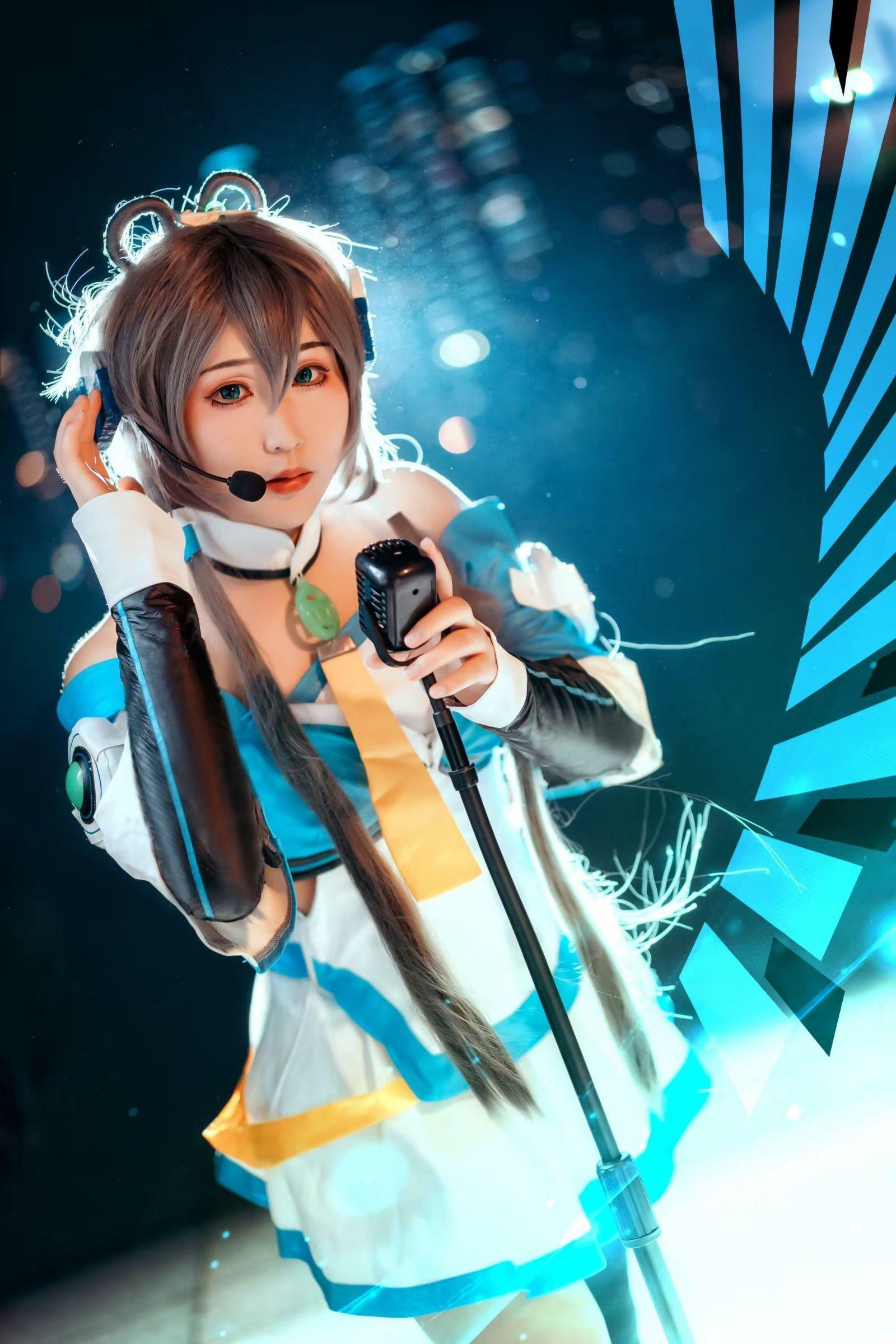 《vsinger》洛天依×乐正绫 南北组cosplay - 知乎
