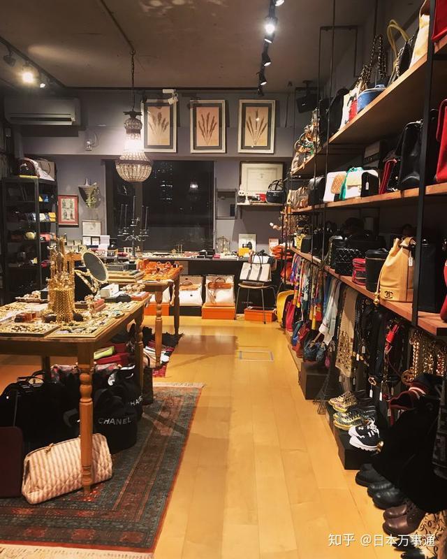 日本的中古店也是小有名气,东京,大阪都有好几家非常直接淘的中古店.
