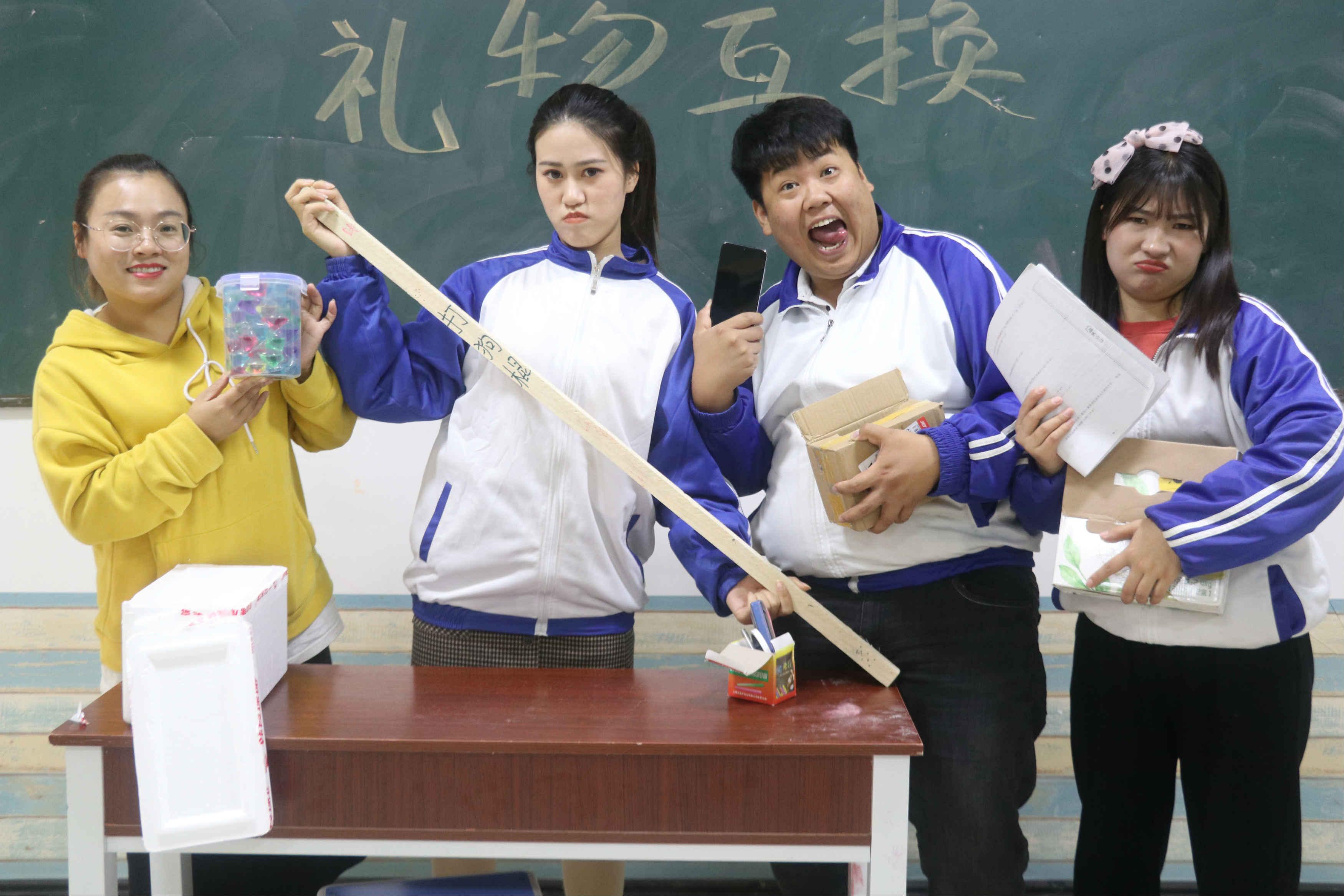 马三胖用"互换术"偷换王小九成绩,却还被表扬,怎么回事?