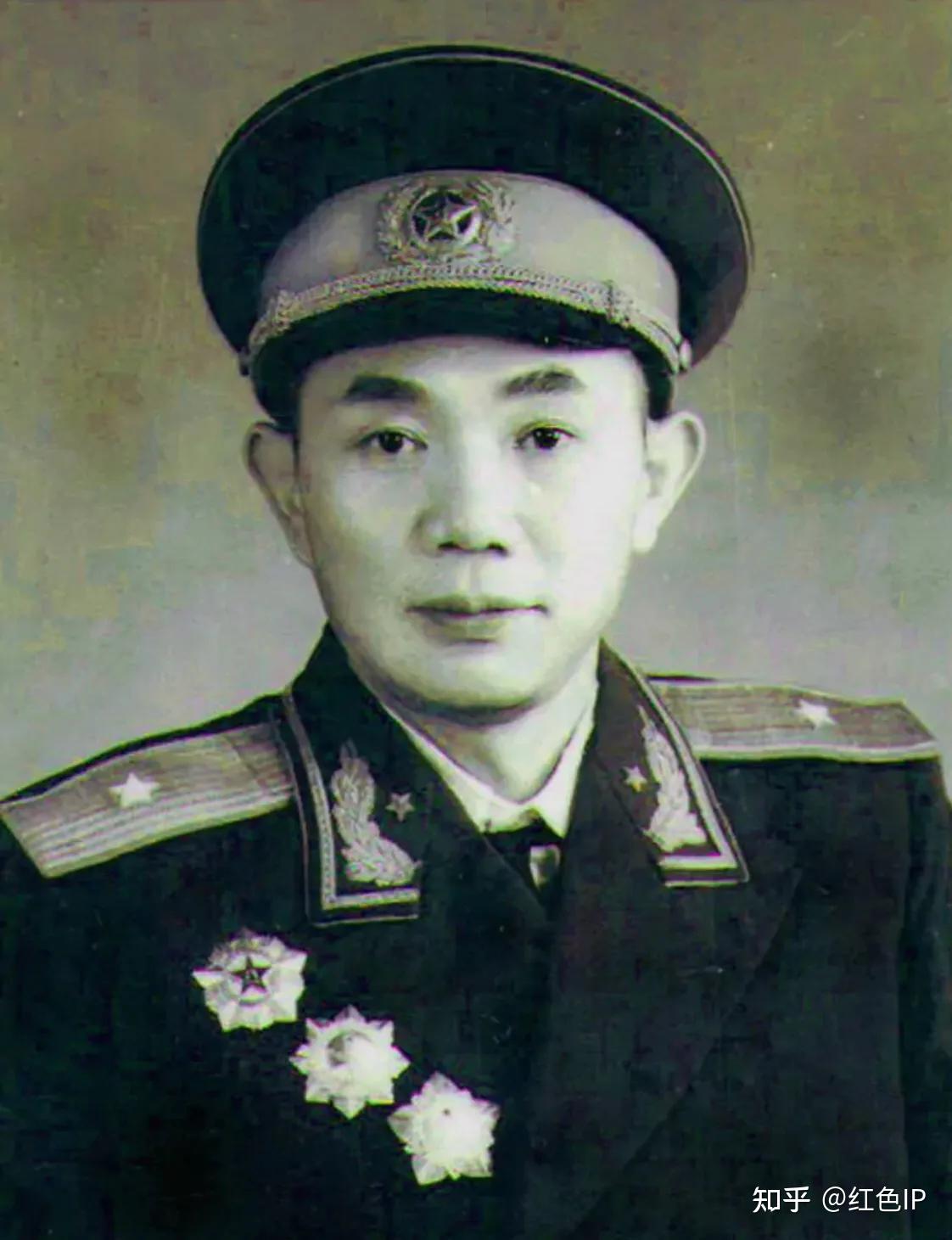 刘贤权刘贤权(1915年—1992年,江西吉安人.