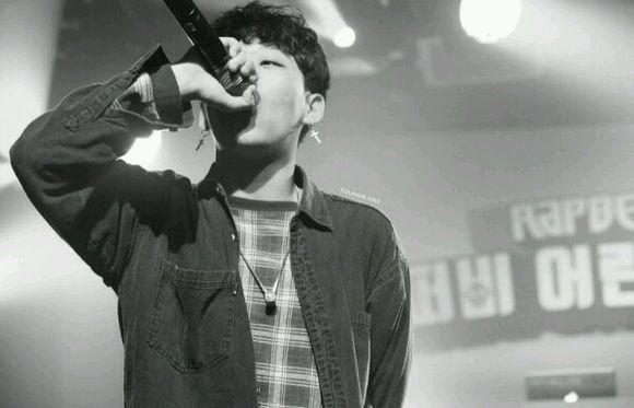 showmethemoneyyoungb梁洪元的时代丨校园霸凌不我只想做个艺术家