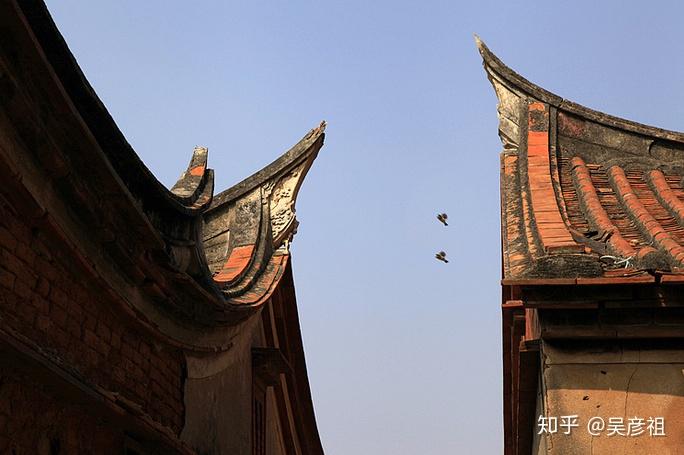 社区居民三千多人,全部姓郑,是自宋朝从河南省开封荥阳衍派来的.