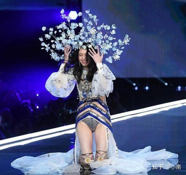 郭碧婷身材圆润疑似有孕,向佐贴心似热恋情侣!同是豪门婚姻奚梦瑶却被骂惨!