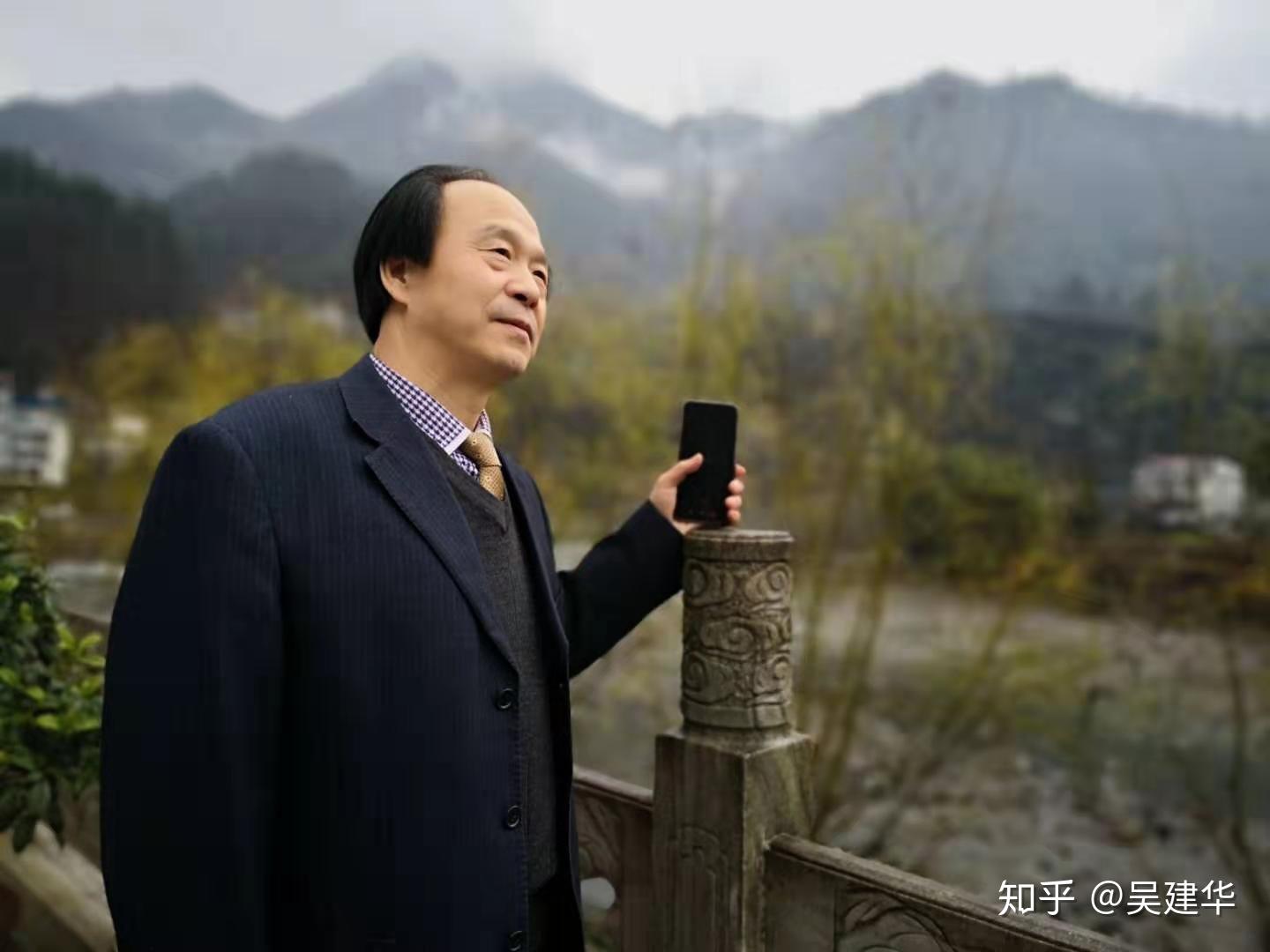 吴建华:有权有势那是别人的事,我只想做个有情有义的肖父之子