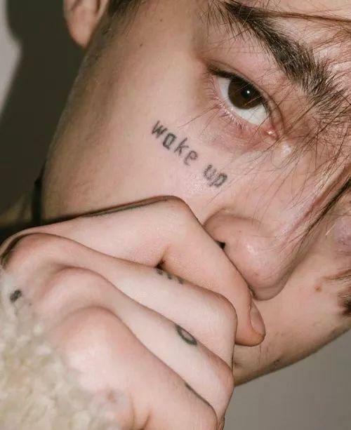 俄罗斯睡不醒男孩「sashatrautvein 」人称戒哥,分享一些无水印的头像