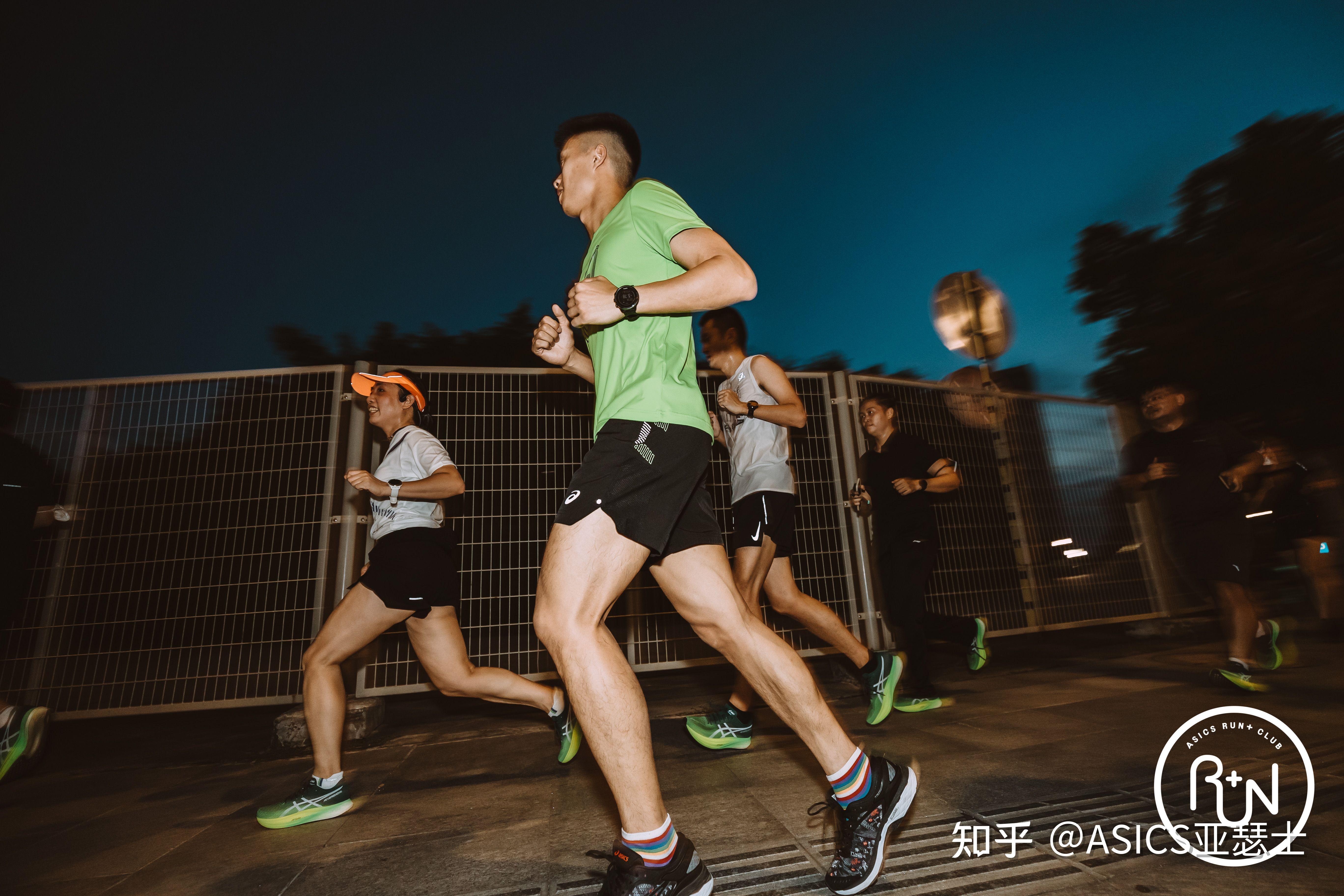 决胜十公里:进阶跑者和初次挑战者应该如何选择装备 - 知乎