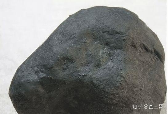 翡翠赌石实战行家写给赌石新人:是经验也是忠告,这些错误不要犯 - 知乎