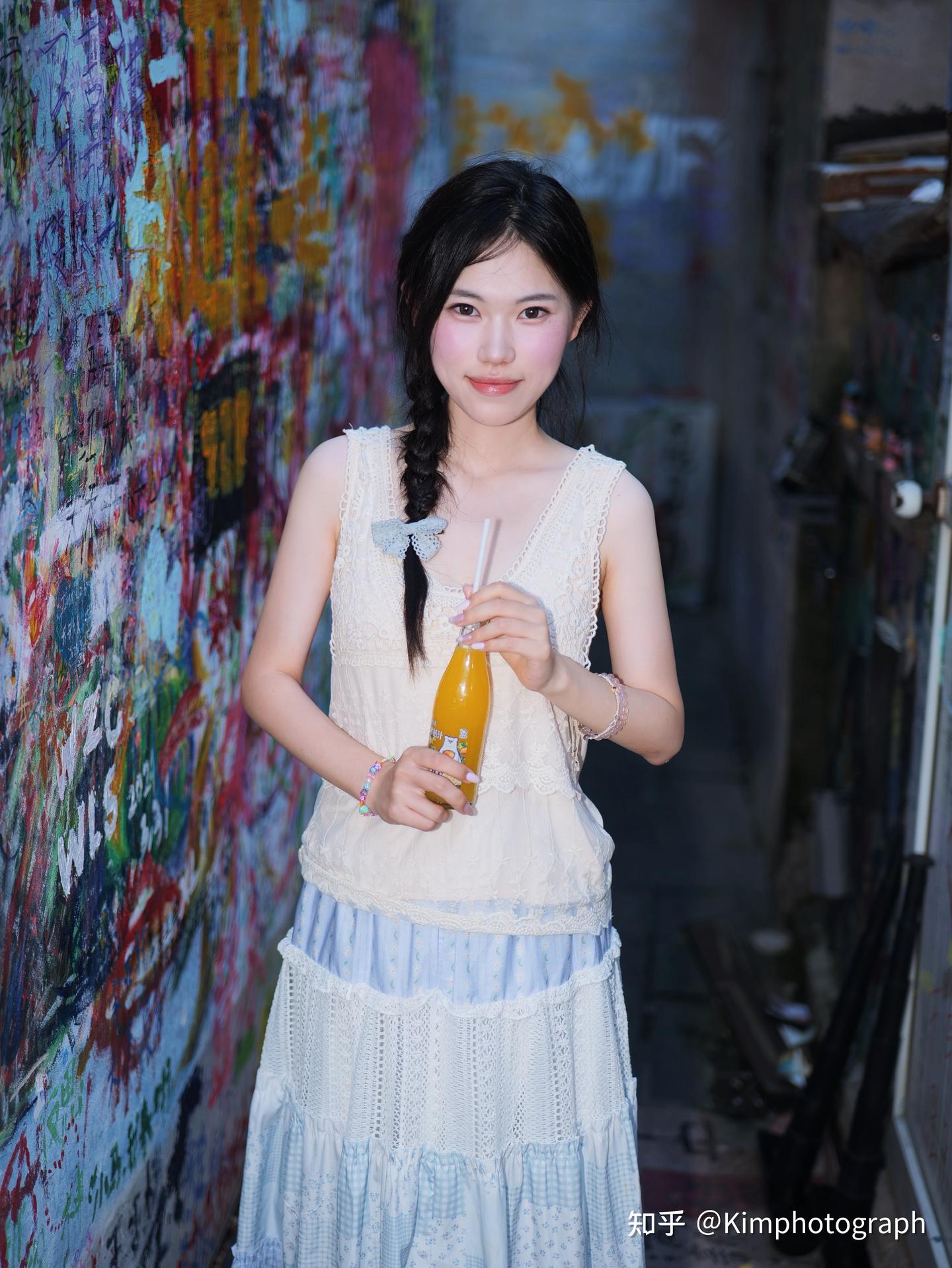 巷子里的甜妹