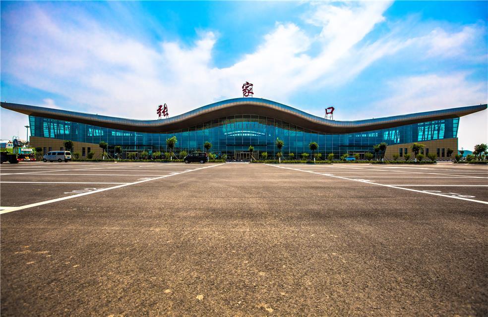 张家口宁远机场改扩建工程t2航站楼建成启用