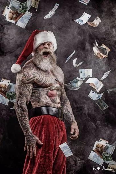 史上最硬核圣诞老人全身94的地方有纹身