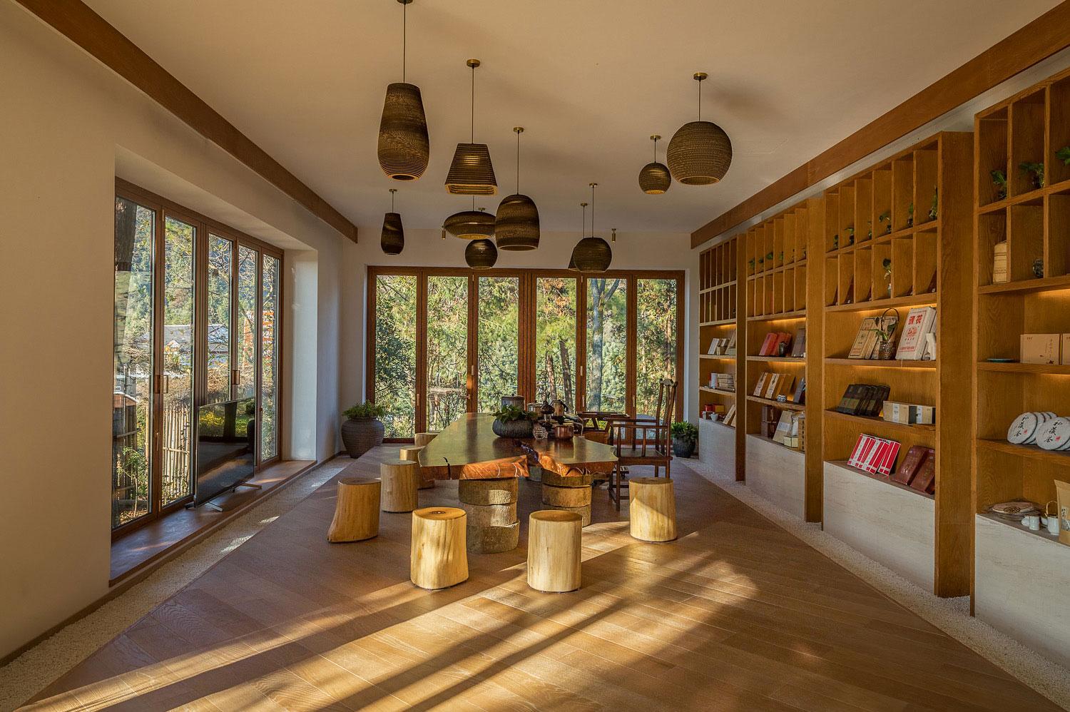 一座隐藏在张家界山里的民宿,夏天可以看山,冬天可以看雪