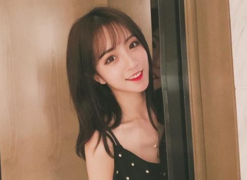 莉哥微信卖1400疯狂掉粉的背后下,突然多出一些评论说莉哥被封杀,对