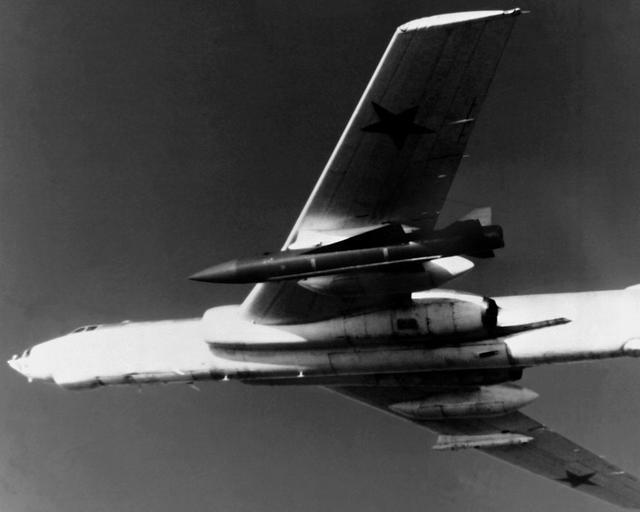 追航母撞飞机苏联飞行员曾经做过的那些疯狂举动