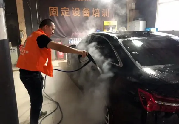 神奇 一瓶 矿泉水量 能洗一辆车 赶紧去体验一下 知乎