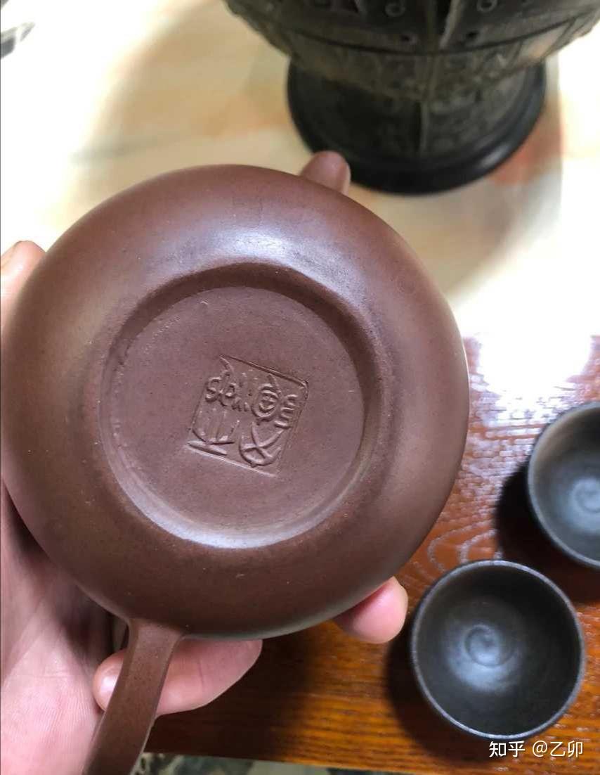 求问这个紫砂壶章写的是什么