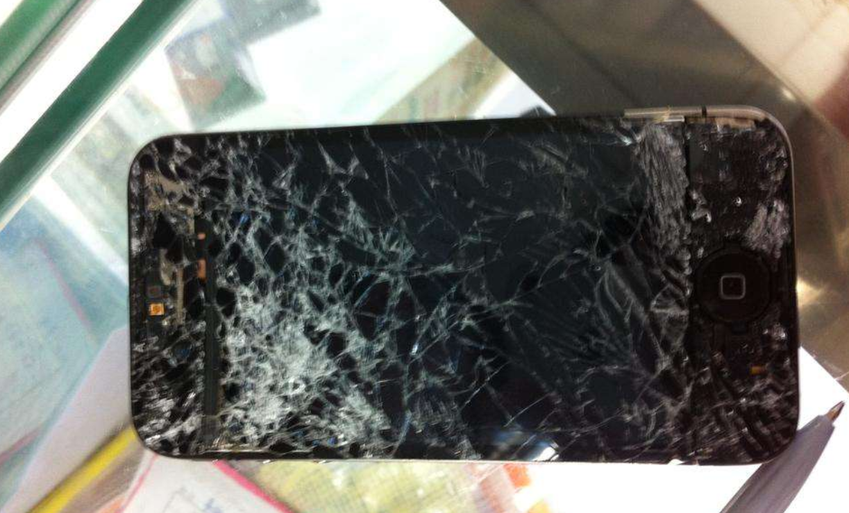 屏碎心也碎手机碎屏险套路多多你有中过招吗