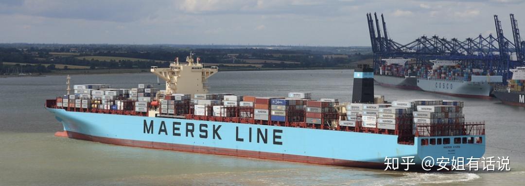 集装箱船mv maersk idaho抵达美国新泽西州纽瓦克市时,一名船上船员