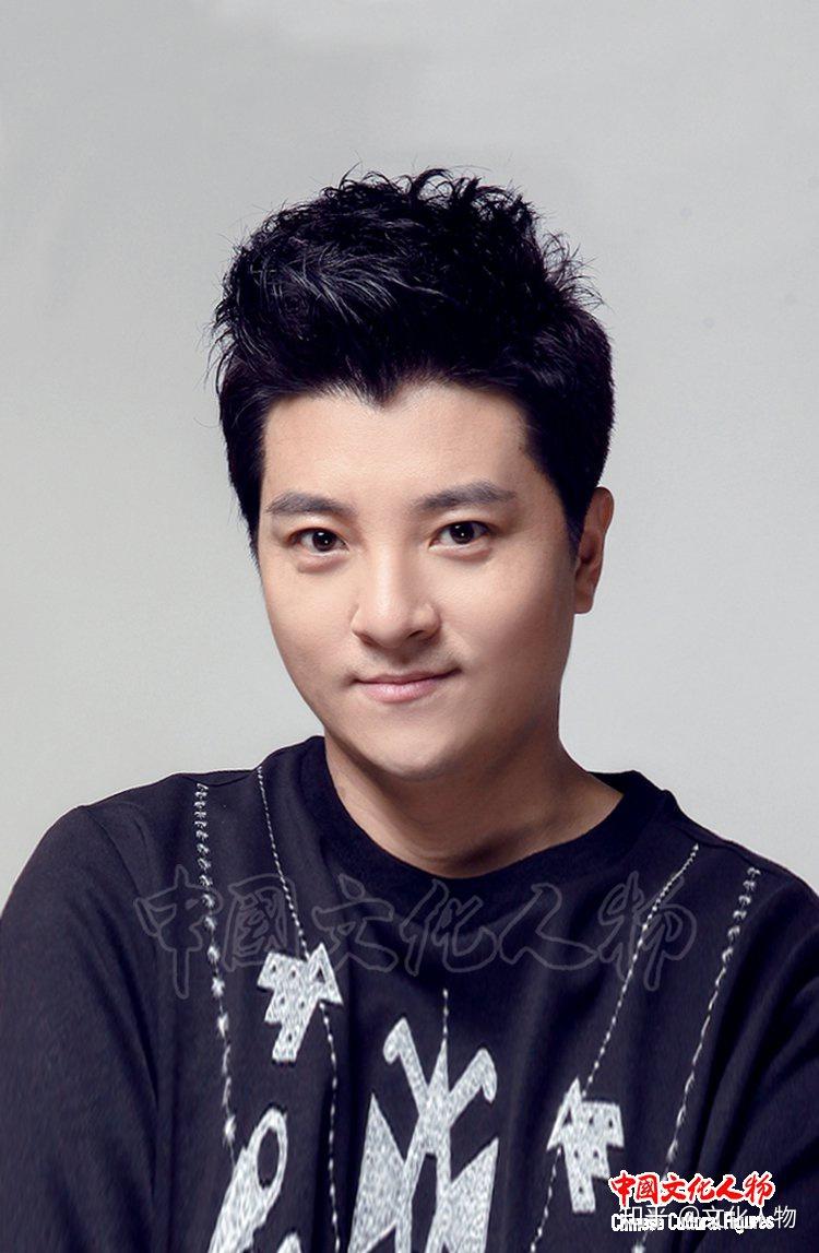 江苏师范大学音乐学院副院长,男高音歌唱家董兵男高音歌唱家贾双辉