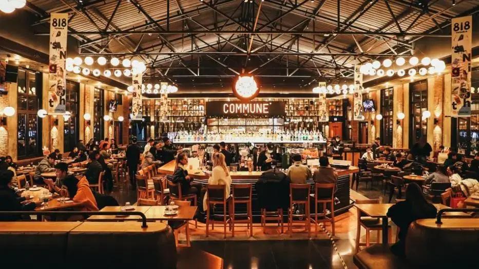 全时段餐酒吧commune幻师:中国年轻人的"精神图腾"再升级