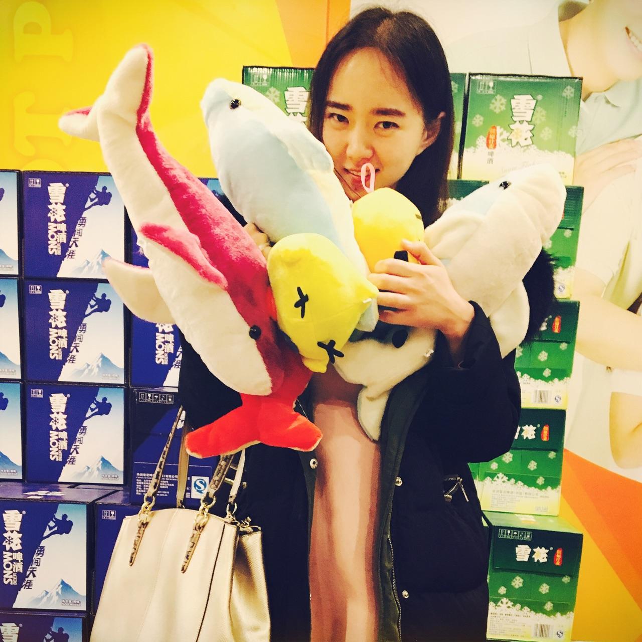 分手后,每天都特别嗨,静不下来,喜欢热闹,每天都