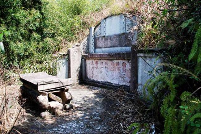 民国纪实争夺权力事实和想法杂草丛生的童保暄墓