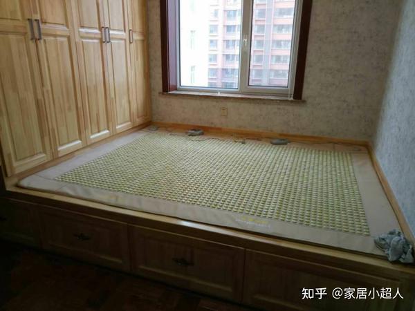 东北的“火炕”到底有多厉害?可以用来待客、还能当卧室和餐厅? - 知乎