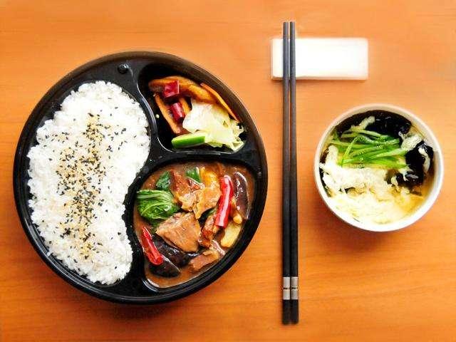 取餐柜对于餐饮业的推动作用体现在哪