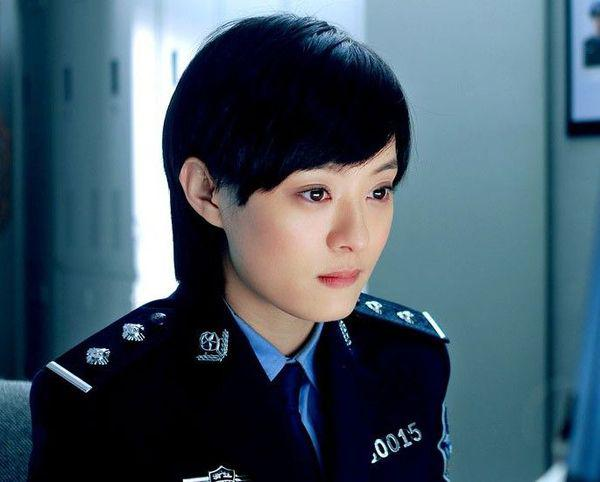 看过孙俪示范高难度动作以后众人才知道她为什么会发光