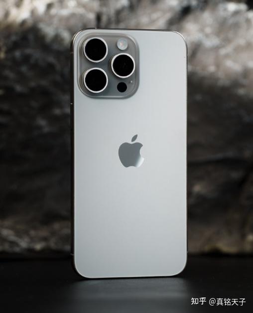 对于iphone来说,今年确实是表现出了非凡的市场影响力,一方面是因为