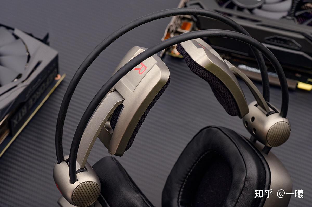 高颜值电竞耳机西伯利亚s21头戴式耳机